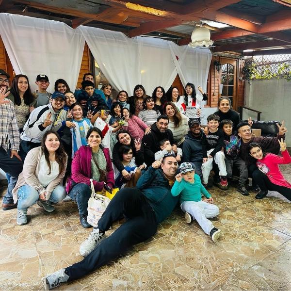 Familia Kimun Montessori reunida en Escuela Libre